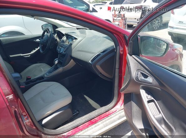 1FADP3J24GL212171 2016 FORD FOCUS Burgundy Вид салону спереду