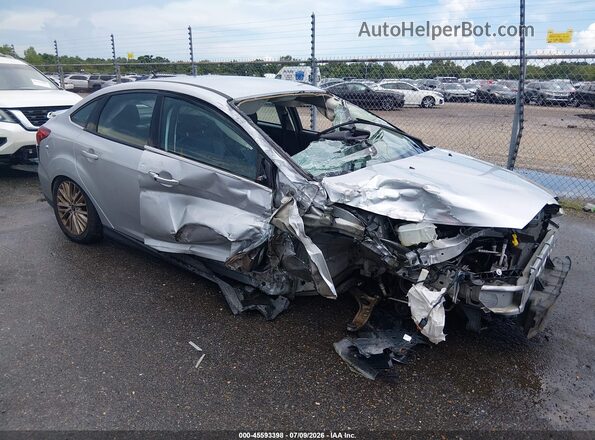 1FADP3J24GL296878 2016 FORD FOCUS Silver Widok wnętrza z tyłu