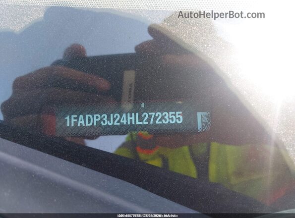 1FADP3J24HL272355 2017 FORD FOCUS Red ძრავის განყოფილების ხედი