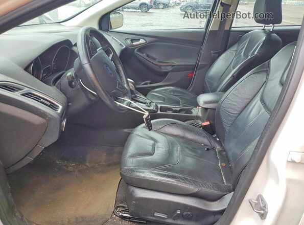 1FADP3J25GL383026 2016 FORD FOCUS White Vista interior delantera
