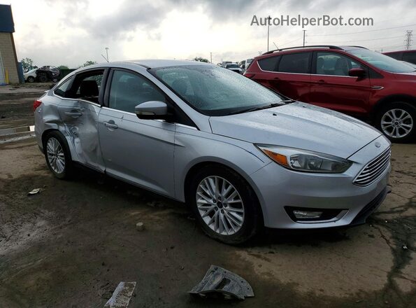 1FADP3J26GL252204 2016 FORD FOCUS Silver Delantero derecho