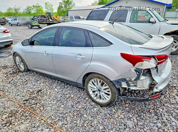 1FADP3J27HL288324 2017 FORD FOCUS Silver Tył lewy