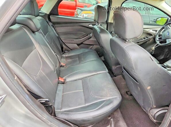 1FADP3J27HL288324 2017 FORD FOCUS Silver Widok tylnych siedzeń