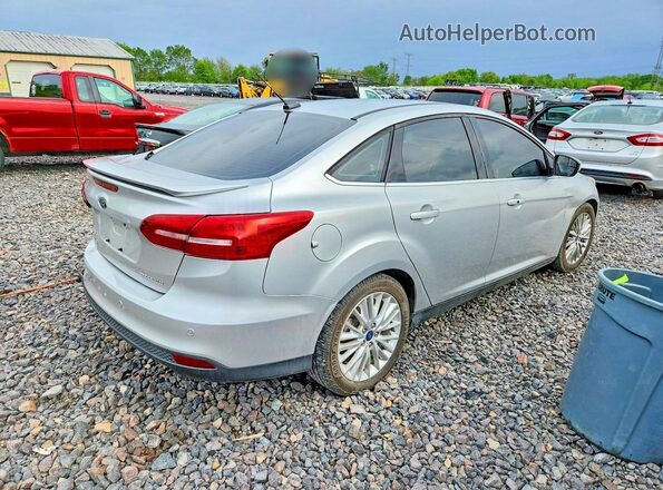 1FADP3J27HL288324 2017 FORD FOCUS Silver Tył prawy