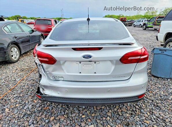 1FADP3J27HL288324 2017 FORD FOCUS Silver Widok z tyłu