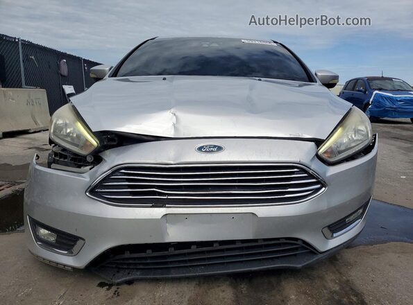 1FADP3J27HL346271 2017 FORD FOCUS Silver Вид спереду