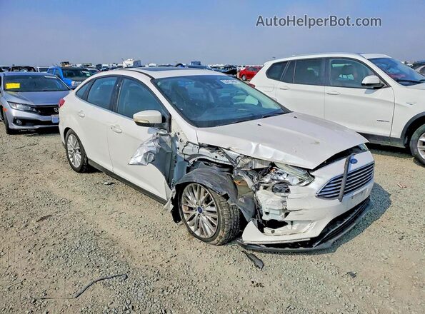 1FADP3J2XGL306281 2016 FORD FOCUS White Front right