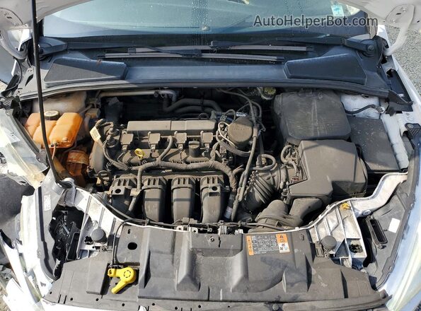 1FADP3J2XGL306281 2016 FORD FOCUS White Rear interior view