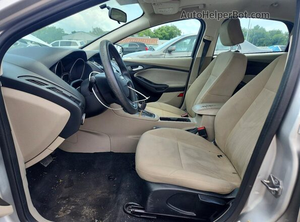 1FADP3K20GL308992 2016 FORD FOCUS Gray Front interior view