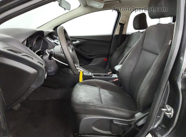 1FADP3K20HL232952 2017 FORD FOCUS Gray Front interior view