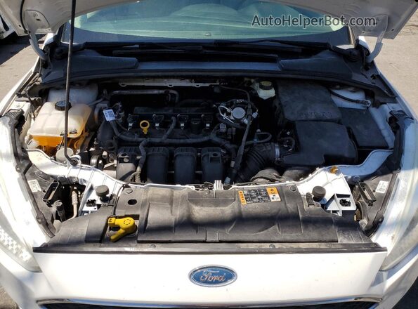 1FADP3K20HL248052 2017 FORD FOCUS White Vista del compartimento del motor