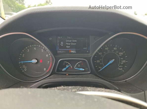 1FADP3K20JL218006 2018 FORD FOCUS White Widok zestawu wskaźników