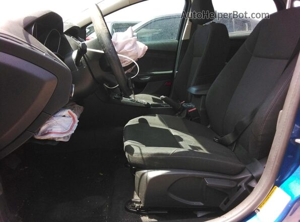 1FADP3K20JL330577 2018 FORD FOCUS Blue წინა სალონის ხედი