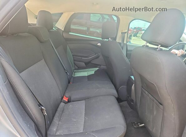 1FADP3K21GL221974 2016 FORD FOCUS Silver Հետևի նստատեղերի տեսք