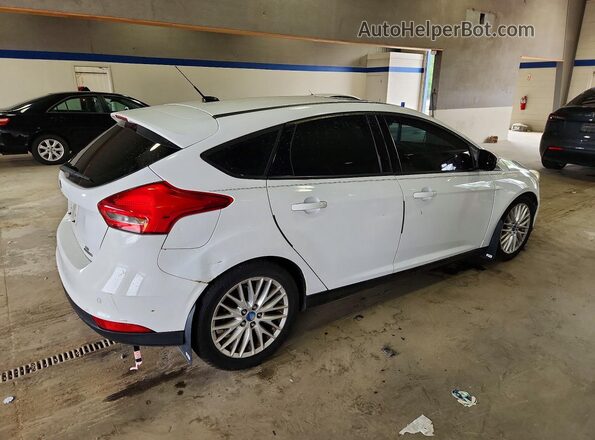 1FADP3K21GL299171 2016 FORD FOCUS Белый Задняя правая четверть