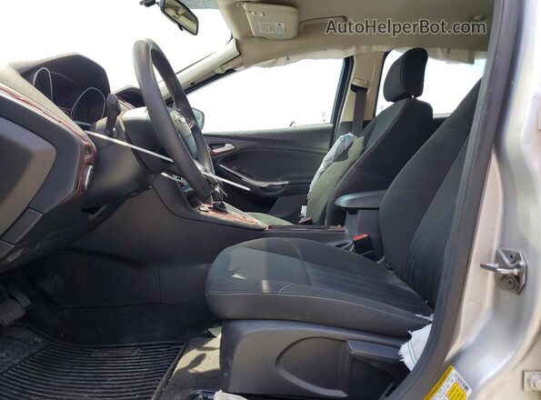 1FADP3K21GL385323 2016 FORD FOCUS Silver Vista interior delantera