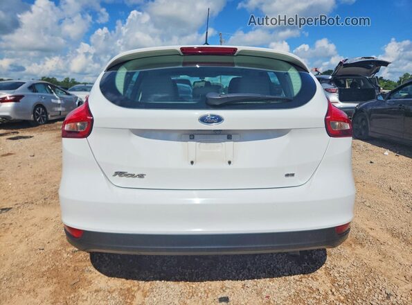 1FADP3K21JL231976 2018 FORD FOCUS White Rear view
