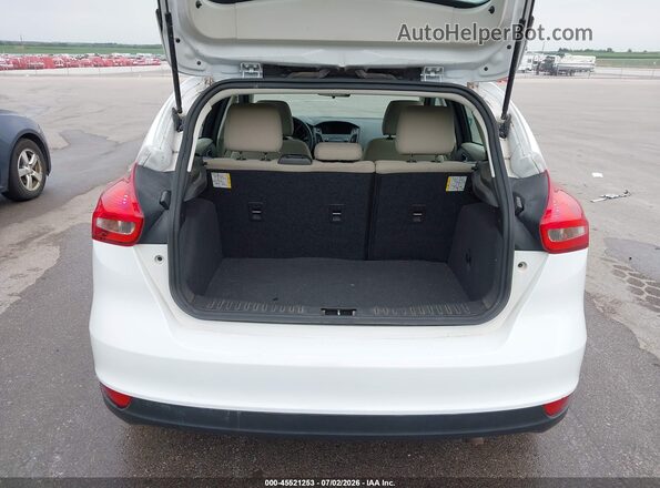 1FADP3K21JL327056 2018 FORD FOCUS White 