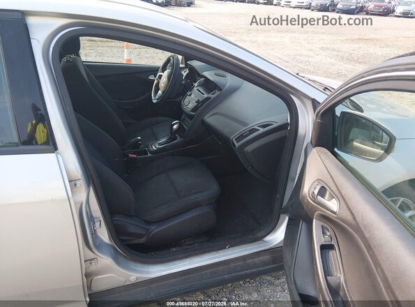 1FADP3K22GL263540 2016 FORD FOCUS Silver Սալոնի դիմացի տեսք