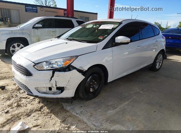 1FADP3K22HL208569 2017 FORD FOCUS Белый Передняя левая четверть