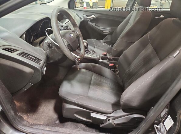1FADP3K22HL216252 2017 FORD FOCUS Серый Вид салона спереди