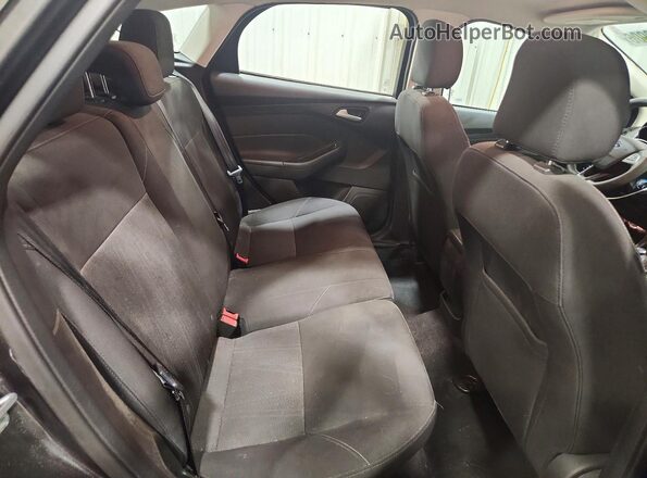 1FADP3K22HL216252 2017 FORD FOCUS Серый Вид задних сидений