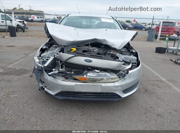 1FADP3K22HL271607 2017 FORD FOCUS Серебряный Вид спереди