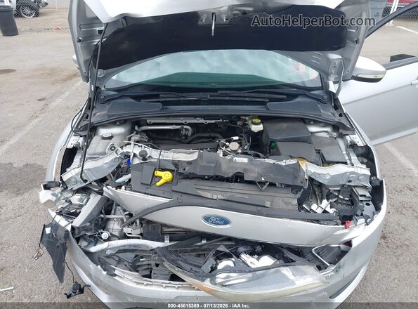 1FADP3K22HL271607 2017 FORD FOCUS Серебряный Вид сзади
