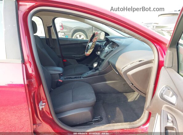1FADP3K22HL313189 2017 FORD FOCUS Red Вид салону спереду