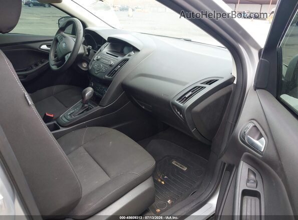 1FADP3K22HL319638 2017 FORD FOCUS Silver Вид салону спереду