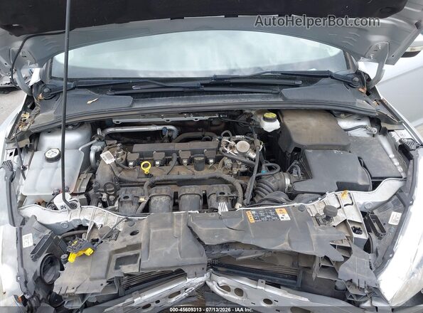 1FADP3K22HL319638 2017 FORD FOCUS Silver Вид ззаду