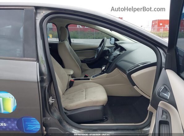 1FADP3K22JL270155 2018 FORD FOCUS Gray Front interior view