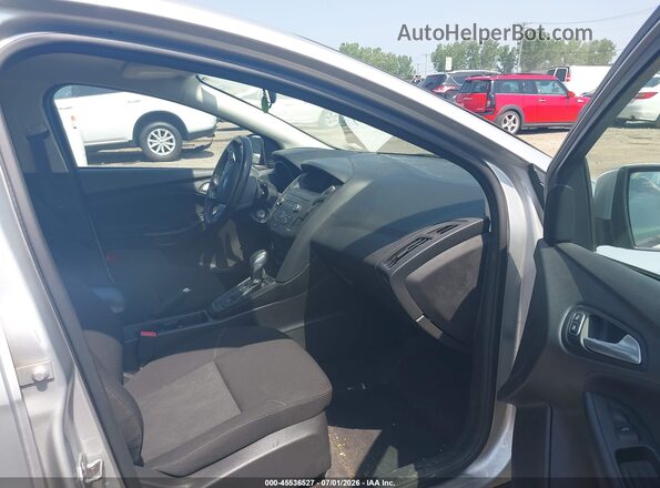 1FADP3K22JL300934 2018 FORD FOCUS Silver Widok wnętrza z przodu