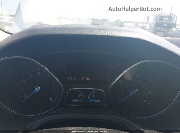 1FADP3K22JL300934 2018 FORD FOCUS Silver Widok tylnych siedzeń