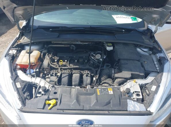 1FADP3K22JL300934 2018 FORD FOCUS Silver Widok z tyłu
