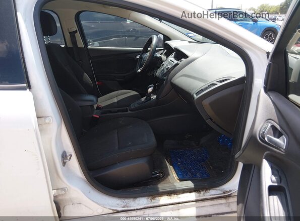 1FADP3K23GL372296 2016 FORD FOCUS White Front interior view