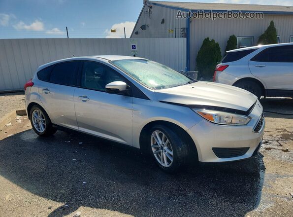 1FADP3K23HL225297 2017 FORD FOCUS Silver Delantero derecho