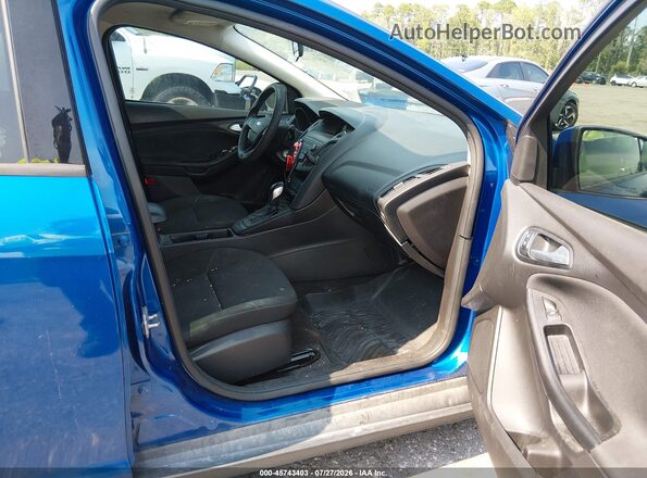 1FADP3K23JL220574 2018 FORD FOCUS Blue Front interior view