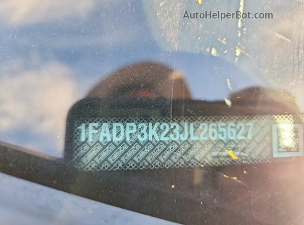 1FADP3K23JL265627 2018 FORD FOCUS White VIN կոդի պիտակի տեսք