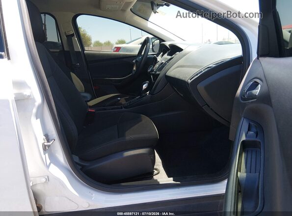1FADP3K23JL295114 2018 FORD FOCUS White წინა სალონის ხედი