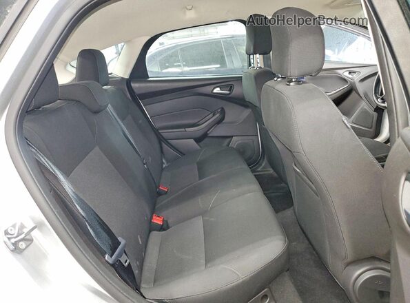 1FADP3K24GL341333 2016 FORD FOCUS Silver Հետևի նստատեղերի տեսք