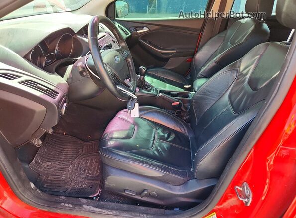 1FADP3K24GL363882 2016 FORD FOCUS Red Vista interior delantera