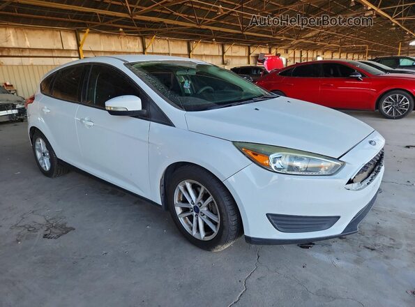1FADP3K24HL217368 2017 FORD FOCUS White Front right
