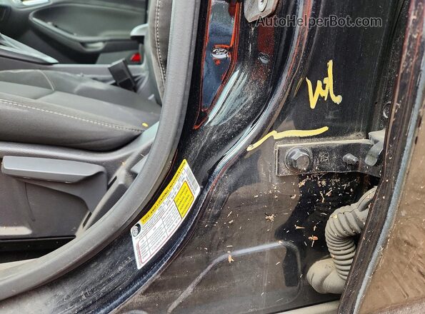 1FADP3K24HL317616 2017 FORD FOCUS Black Engine compartment view
