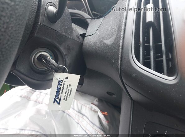 1FADP3K24JL307156 2018 FORD FOCUS Зеленый Вид панели приборов