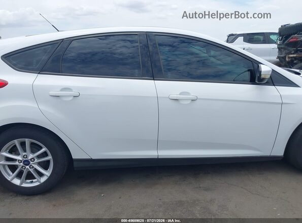 1FADP3K25GL263791 2016 FORD FOCUS White Rear interior view