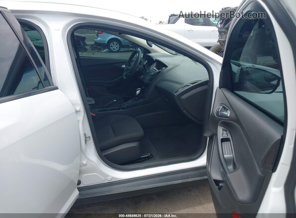 1FADP3K25GL263791 2016 FORD FOCUS White Front interior view