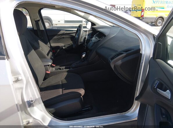 1FADP3K25GL338554 2016 FORD FOCUS Silver Սալոնի դիմացի տեսք