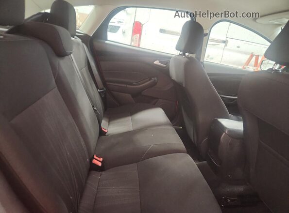 1FADP3K25GL376785 2016 FORD FOCUS Red Вид задніх сидінь