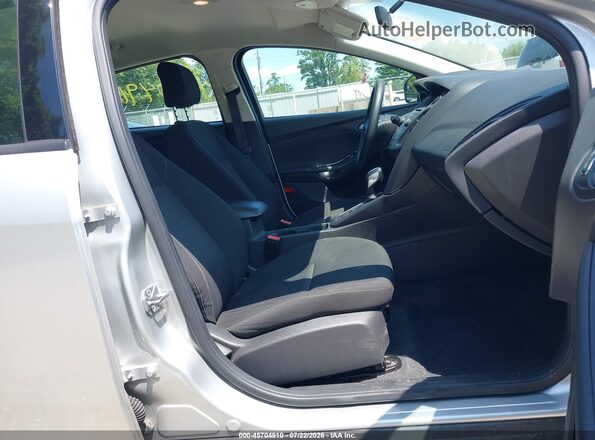 1FADP3K25GL390640 2016 FORD FOCUS Gray წინა სალონის ხედი